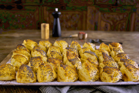 Plateau Chaussons au Thon Provencal (30 Pcs)